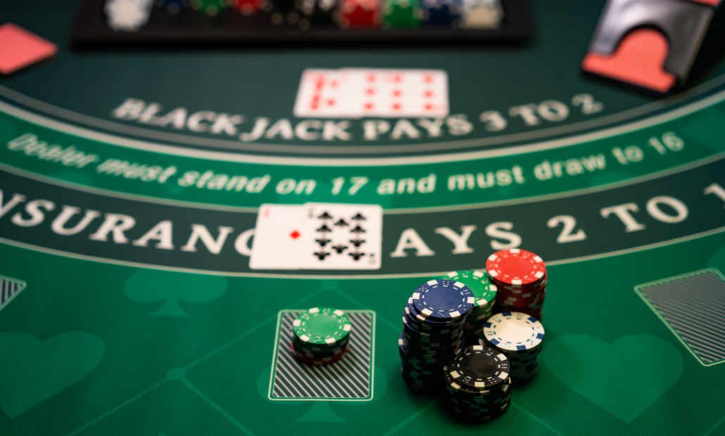 how casinos make money from blackjack