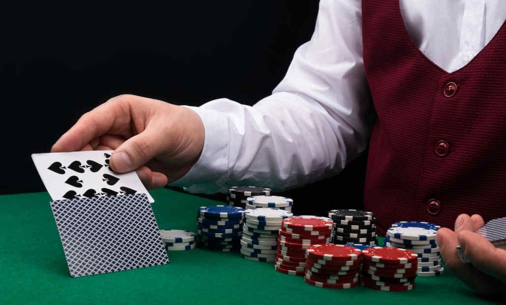 how casinos make money from poker